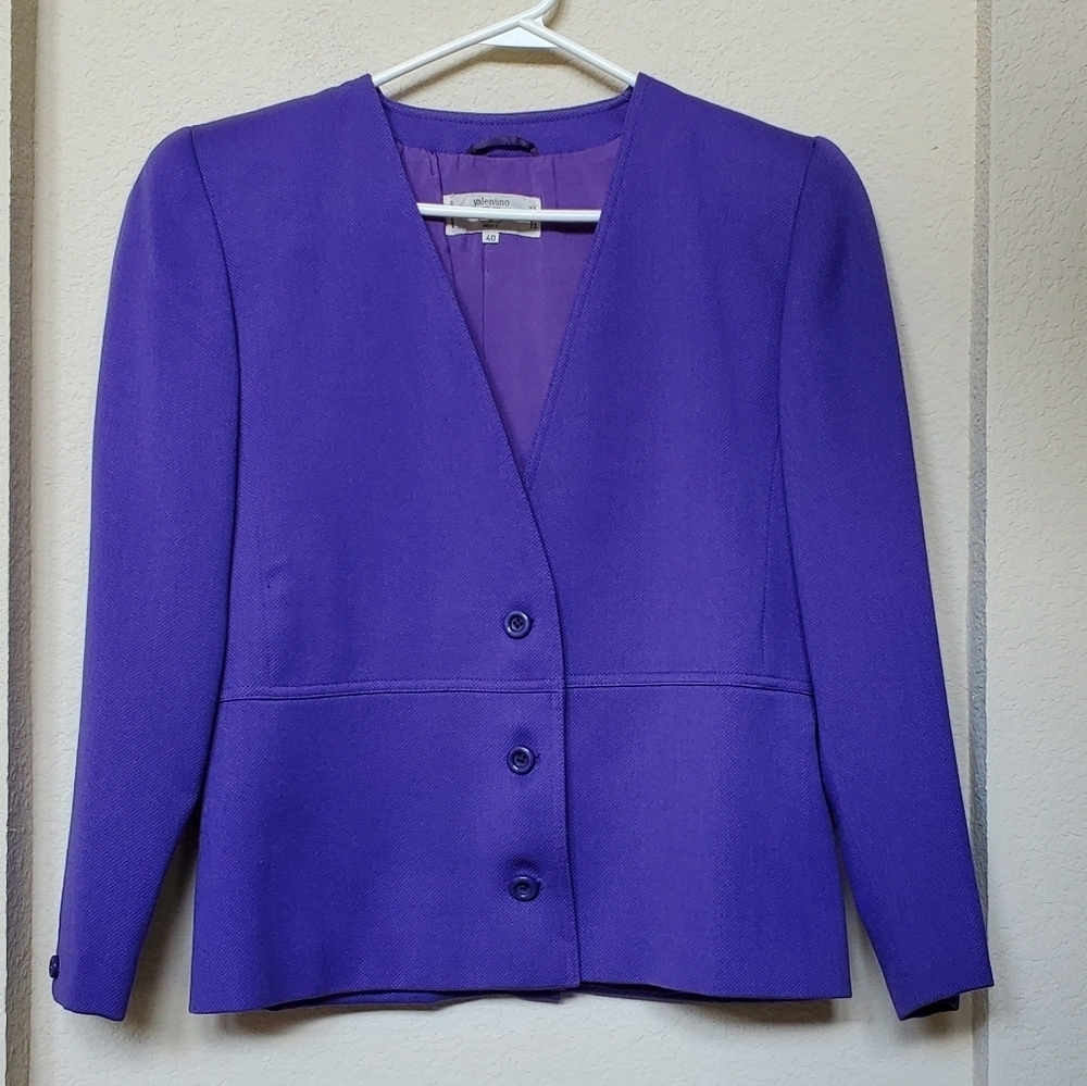 Valentino Vintage Miss V Blazer. Size 40 (USA Size 6)